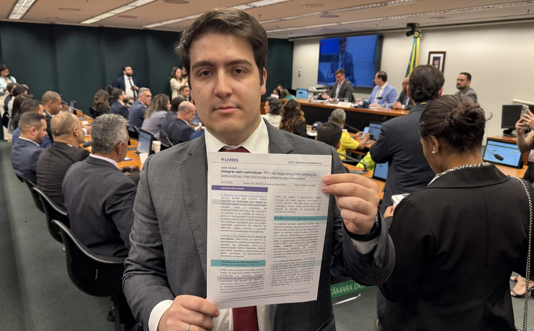 Rafael Moredo entrega Nota Técnica a parlamentares