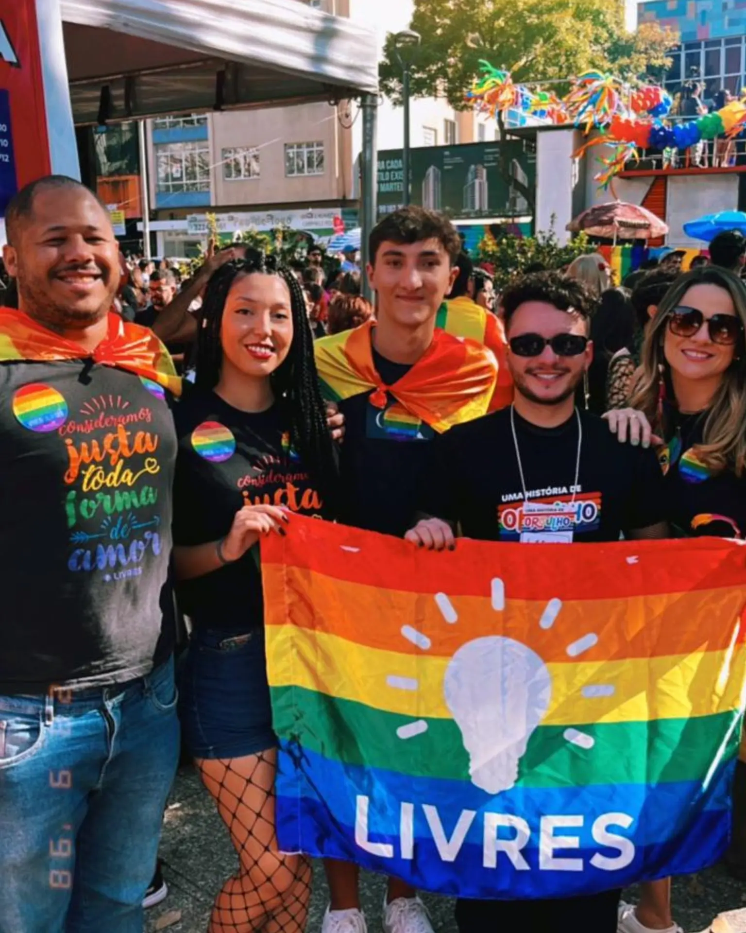 Associados Livres na parada do orgulho curitiba LGBT